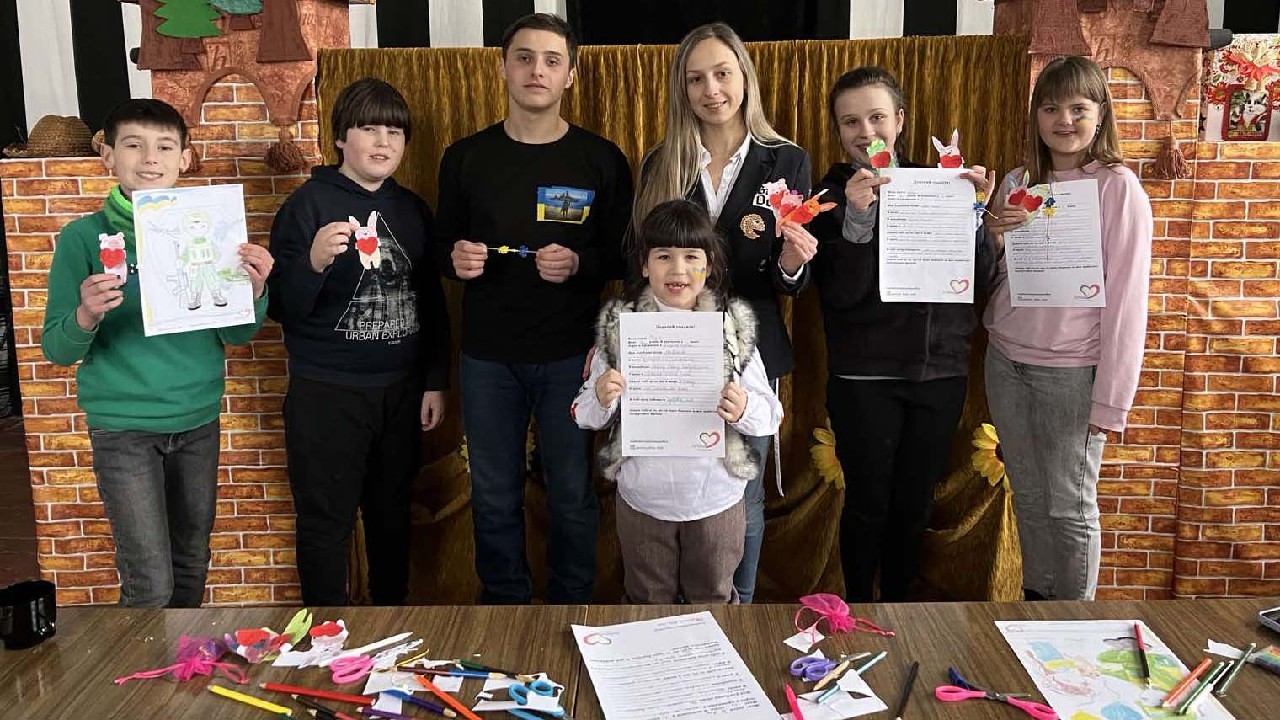 Даруємо захисникам свою любов